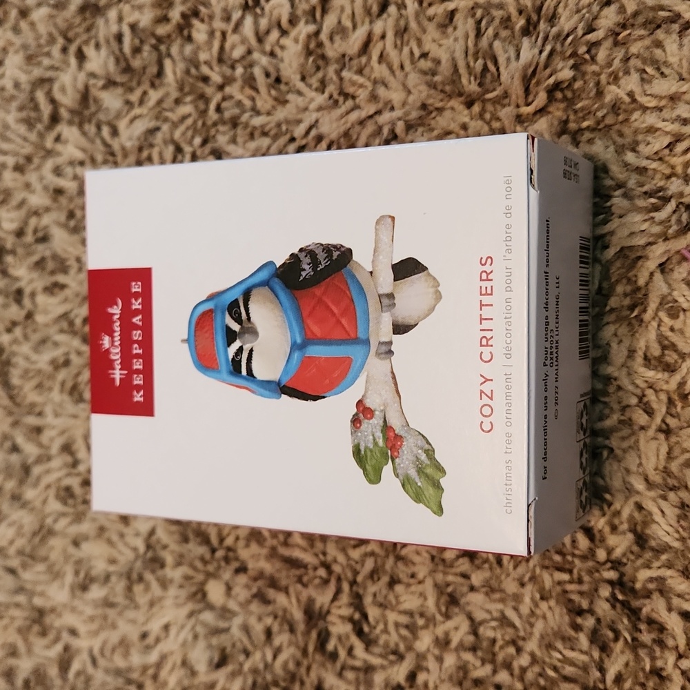 Hallmark Keepsake Ornament Cozy Critters 2022 - 6th in the Series